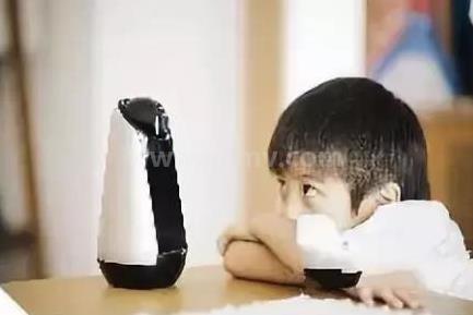 陪伴机器人